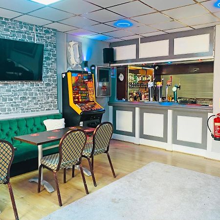 The J & S Hotel Блекпул Екстериор снимка