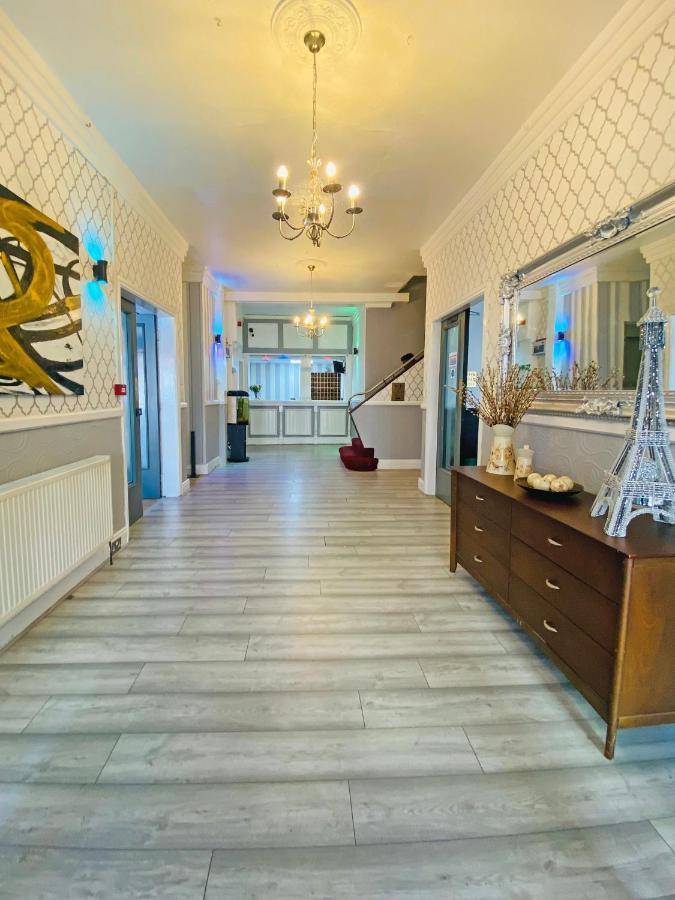The J & S Hotel Блекпул Екстериор снимка