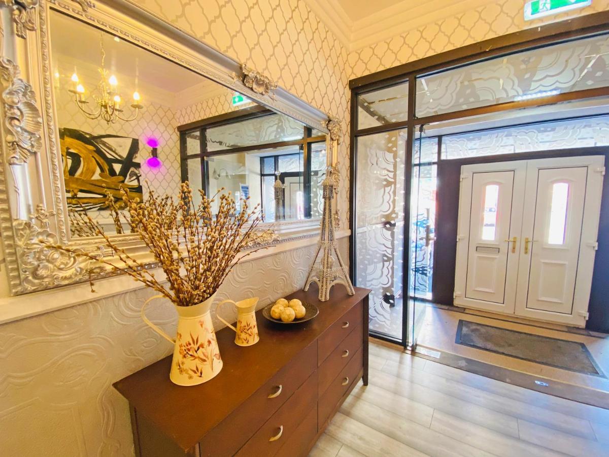 The J & S Hotel Блекпул Екстериор снимка