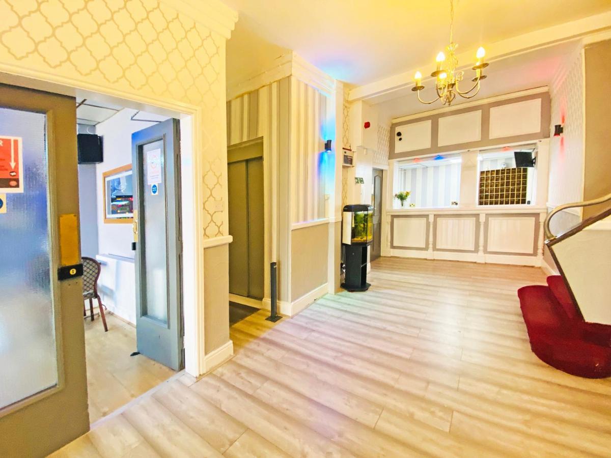 The J & S Hotel Блекпул Екстериор снимка