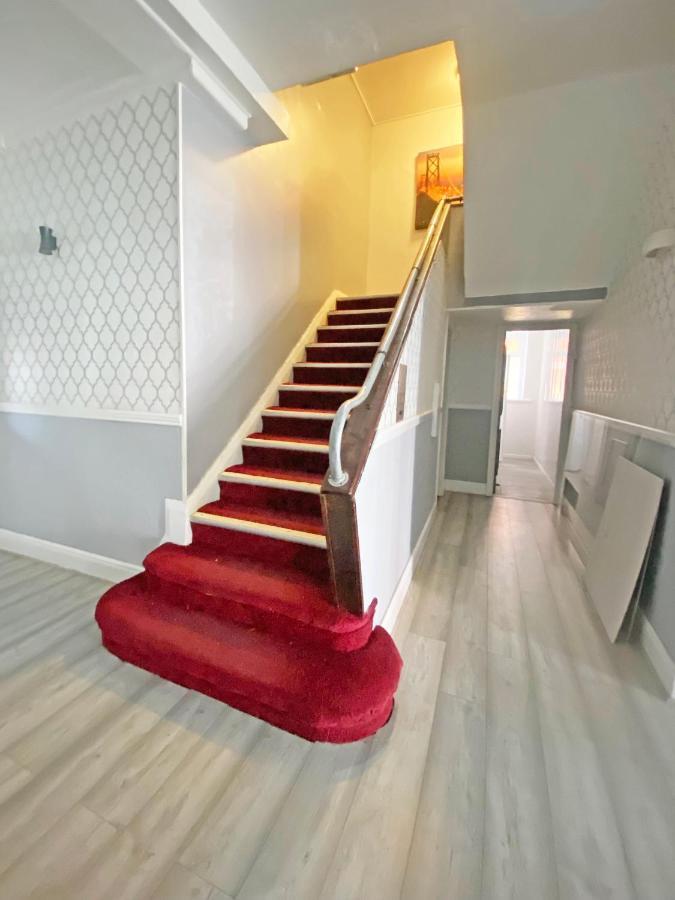 The J & S Hotel Блекпул Екстериор снимка